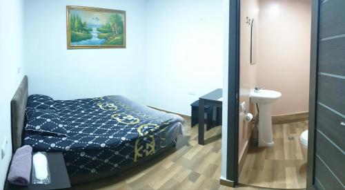 1 queen bed