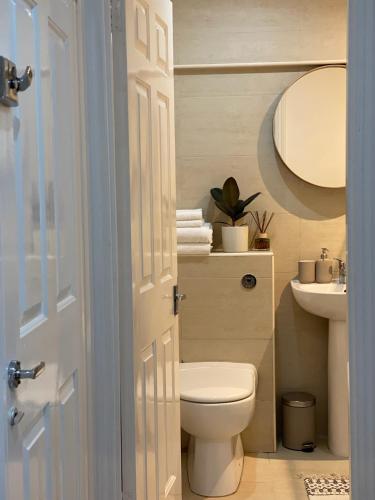 Stylish One Bedroom Flat Chancery Lane, London (photo 4)