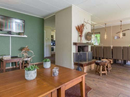 Home with lots of privacy, in the forest, De Bult (photo 10)
