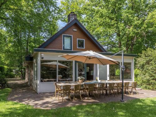Home with lots of privacy, in the forest, De Bult (photo 7)
