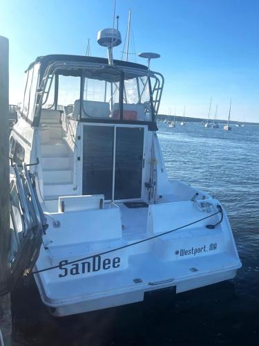 Delightful 2 Bdrm Sport Yacht with Pool in Pompano Beach, USA