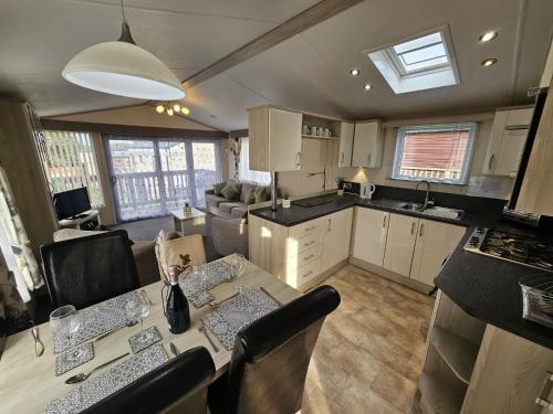 Konyha, Applegrove Country Park, Scarborough with Private Hot Tubs in Burniston