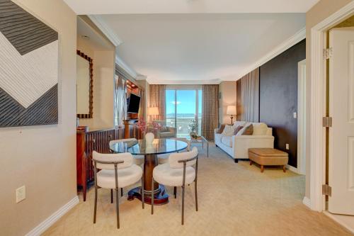 MGM Finest 1BD 2BTH with Balcony Free access to Lazy River Pool, Las Vegas (foto 7)