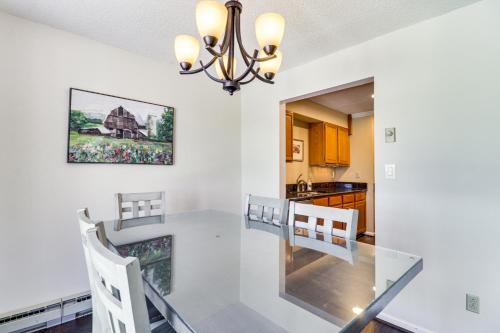 Cozy Condo with Patio 1 Mi to Wintergreen Resort! in Mount Torry Furnace, USA