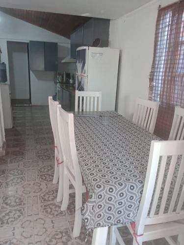 Létesítmények, Hostal La Palmera near Ministro Pistarini nemzetközi repülőtér