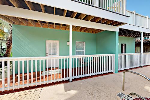 Tropical Breeze Unit B - image 14