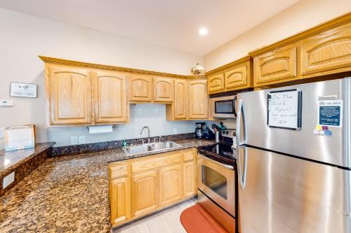 Tropical Breeze Unit B - image 10