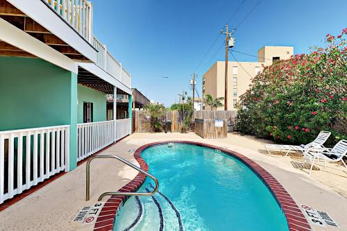 Tropical Breeze Unit B - image 10