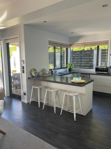 Luxury 2 Bdrm Ground Level Apt with Private Pool located on Scarborough Hill Sumner Christchurch in Sumner