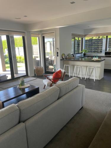 Luxury 2 Bdrm Ground Level Apt with Private Pool located on Scarborough Hill Sumner Christchurch in Sumner