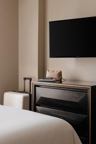 Superior Queen Room image 3