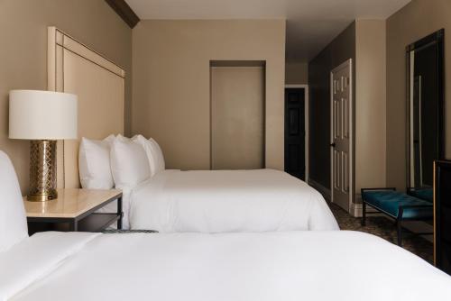 Superior Double Room with Two Double Beds image 9