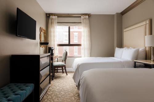 Superior Double Room with Two Double Beds image 7