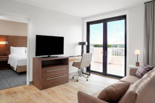 Residence Inn by Marriott Norwalk - image 10