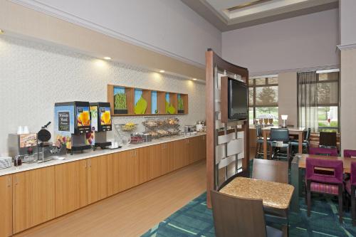 SpringHill Suites Chicago Naperville/Warrenville - image 8