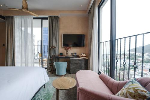 Deluxe Room image 1