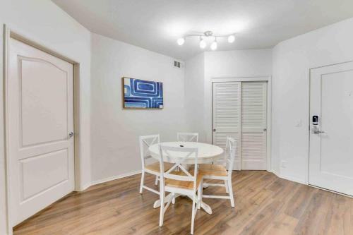 Nautical 2 Bedroom in the of Heart Marina del Rey