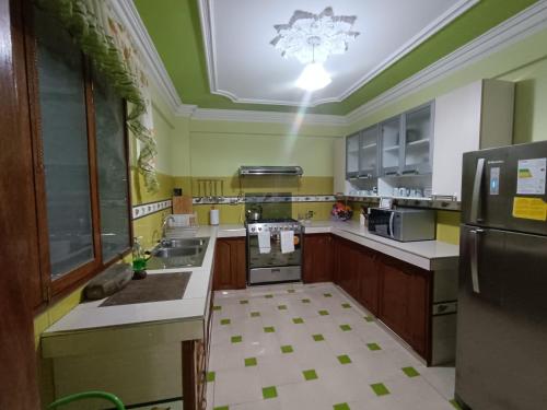 Konyha, Como en casa para familia con niños (Como en casa para familia con ninos) near Juana Azurduy de Padilla nemzetközi repülőtér