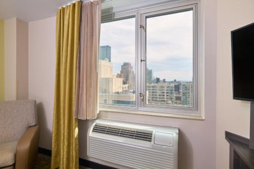 Candlewood Suites NYC -Times Square an IHG Hotel - image 12
