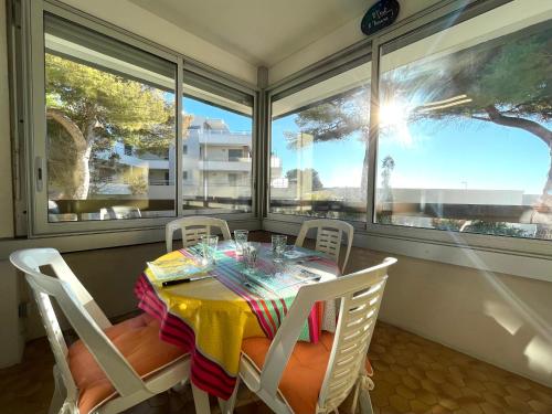 Appartement Sète, 1 pièce, 4 personnes - FR-1-338-324 - Location saisonnière - Sète