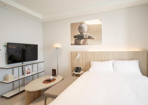 E type. FLAT STUDIO OCEAN VIEW