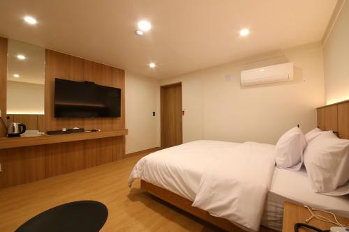 MGM Hotel (1)