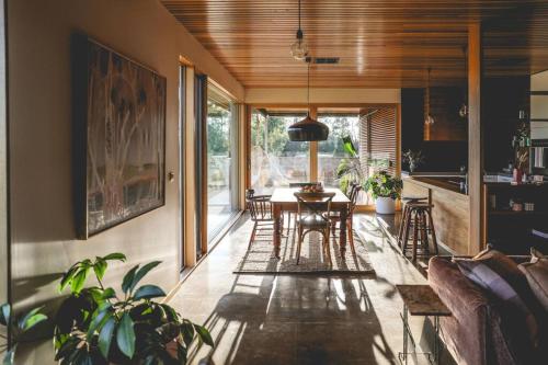 Luxury Retreat at Barham Avocados in Barham