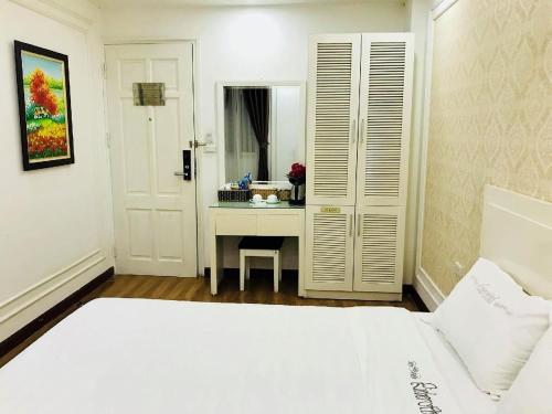 Lotus Hotel - A24, Khu Đấu Giá, Vạn Phúc - by Bay Luxury