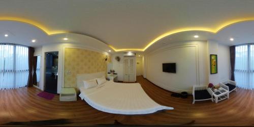 Lotus Hotel - A24, Khu Đấu Giá, Vạn Phúc - by Bay Luxury