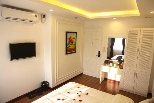 Lotus Hotel - A24, Khu Đấu Giá, Vạn Phúc - by Bay Luxury