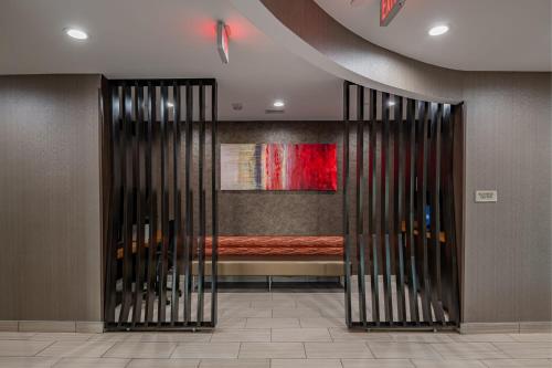 SpringHill Suites Dallas Central Expressway - image 4