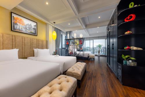 Golden Legend Boutique Hotel