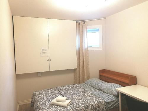 Soho, Comfortable with Free Parking Spot on basement, Durham