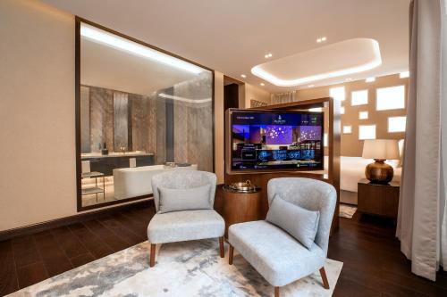 room detail thumbnail 1