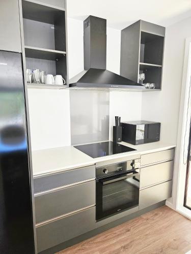 New and Fabulous, City Fringe Bliss! in Suburb