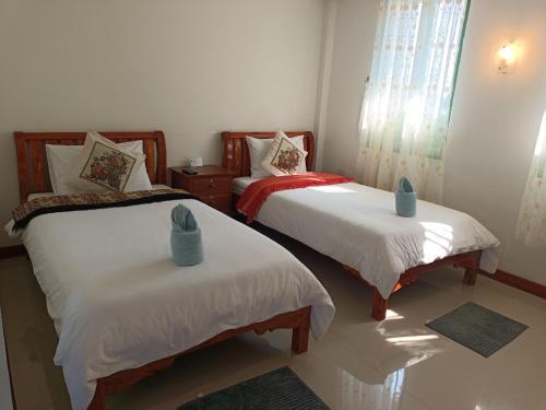 Ayutthaya teak home Homestay