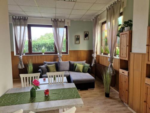 Gästehaus Zur Post Spickermann (Gastehaus Zur Post Spickermann) in ซานเทิน