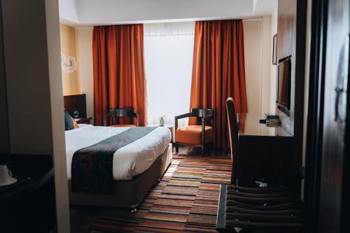 Deluxe Double or Twin Room image 10