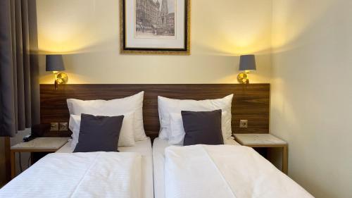 Classic Double Room image 8