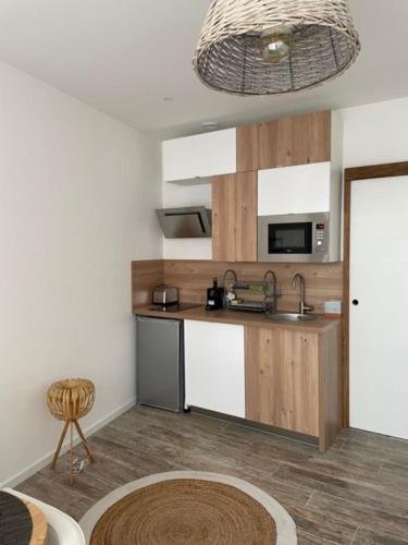 Facilities, CAP ESTEREL, T2 VUE MER 4 couchages adapte PMR in Saint-Raphael