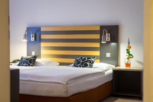 Lindner Hotel Frankfurt Hochst, part of JdV by Hyatt Lindner Hotel Frankfurt Hochst, part of JdV by Hyatt