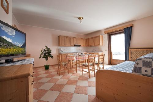 One-Bedroom Apartment (4 Adults) image 3