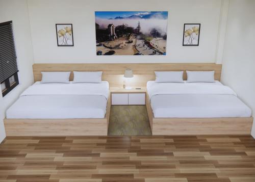 Double Room with Two Double Beds image 2