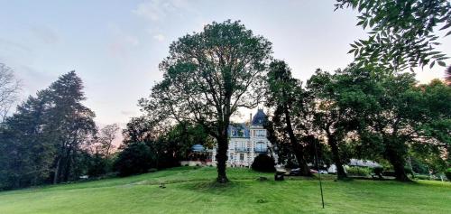 Domaine des Myosotis, holiday home in Moulins-Engilbert