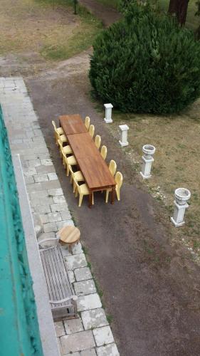 Balkons/terase, Domaine des Myosotis, holiday home in Moulins-Engilbert