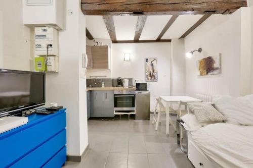 Charming studio historical center of Strasbourg, Страсбург (фото 10)