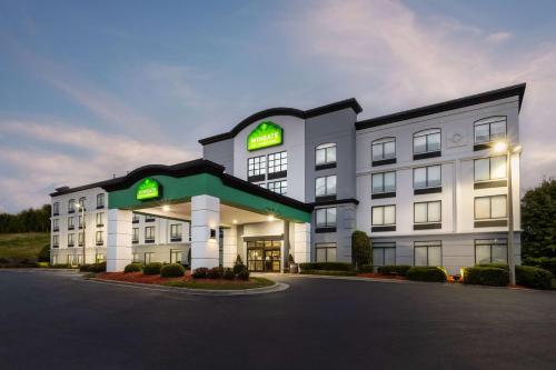 Wingate by Wyndham Charlotte Concord Mills/Speedway in Concord, USA
