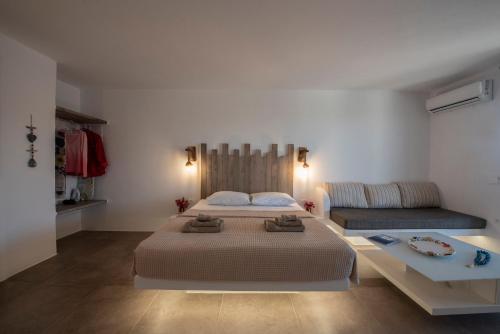Myrsini's Luxury Suites Merchia - Tap to explore photos