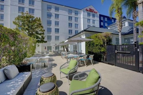 Hilton Garden Inn Anaheim/Garden Grove photo 2