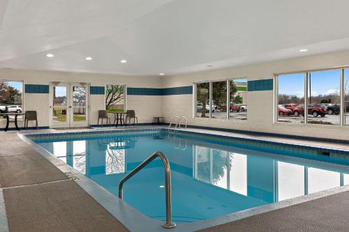 Comfort Inn & Suites Fremont